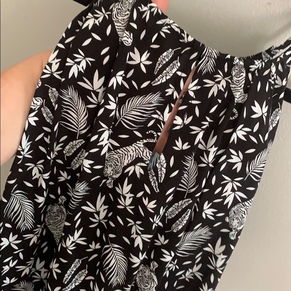 Keyhole top - Picture 2 of 3